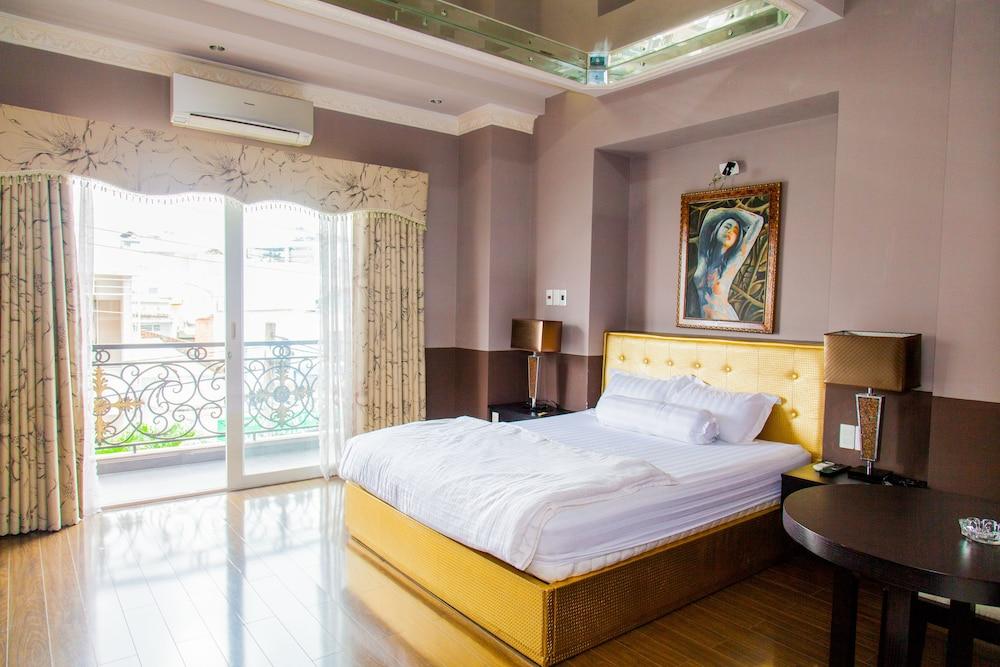 khách sạn eden roc